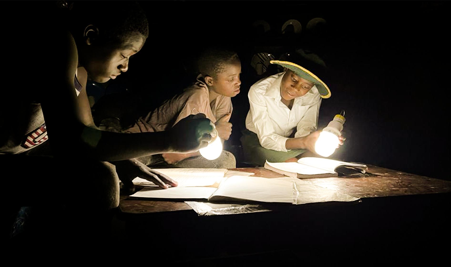 The man lighting up rural Zimbabwe 💡 🇿🇼