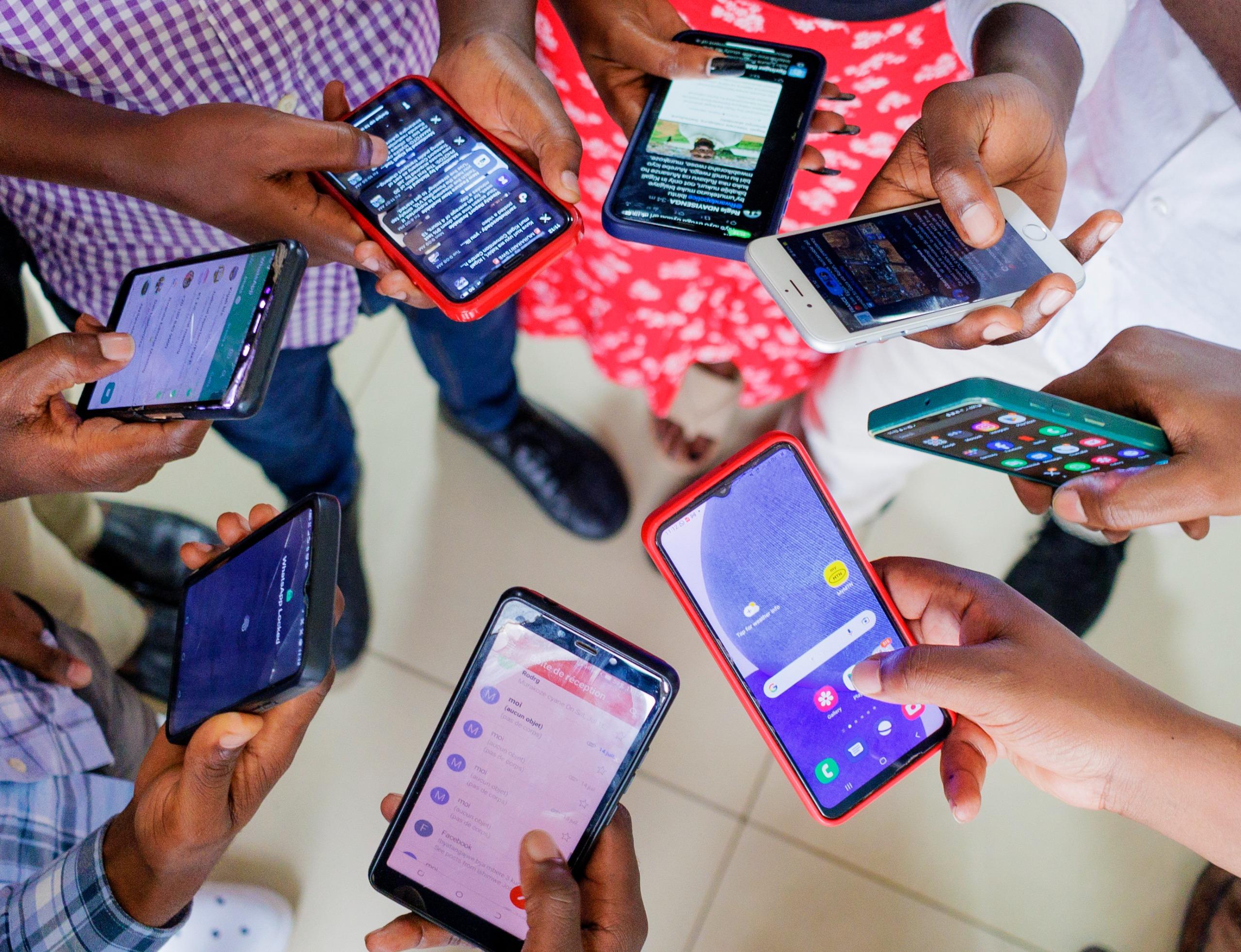 Rwanda pushes Africa towards universal smartphone access 🇷🇼 🌐📲